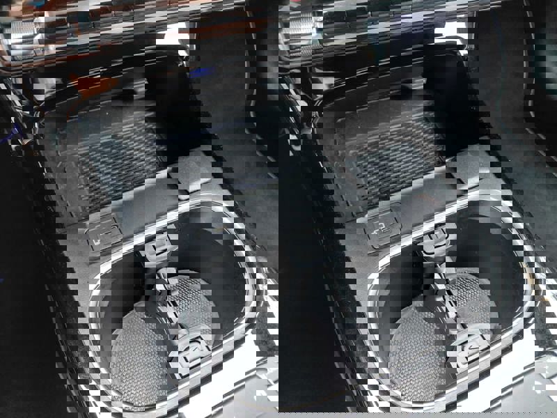 Image Mercedes-Benz CLASSE A A 250 e  Berline Compacte AMG Line 